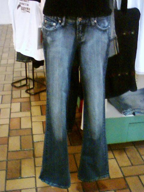 female-jeans1.jpg